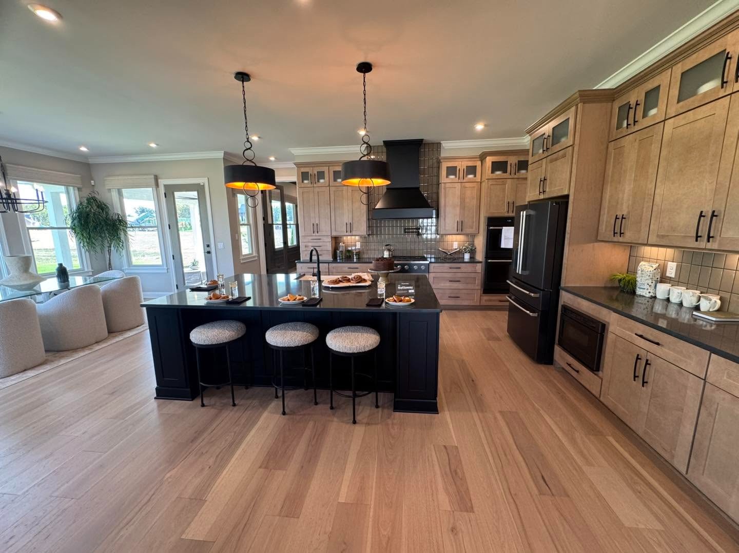 CUSTOM CARPENTRY